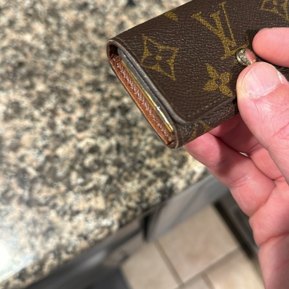 Louis Vuitton key holder - Picture 3 of 6